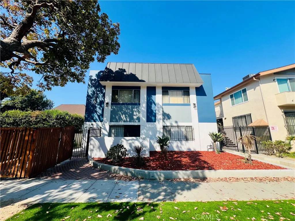 1449 Point View Street - Photo 1