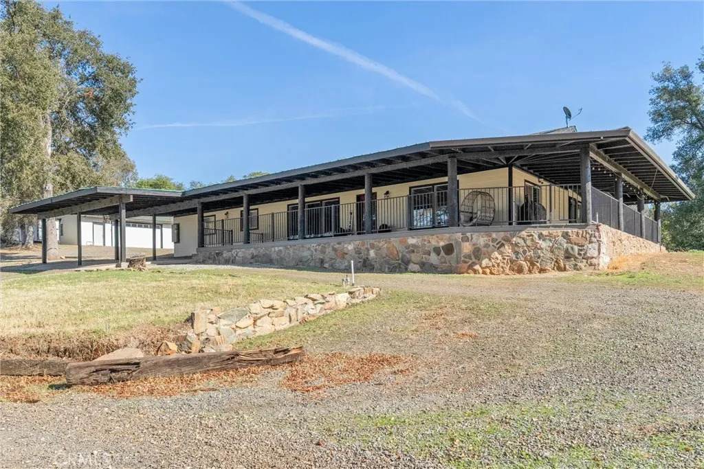 32 Las Flores - Photo 1