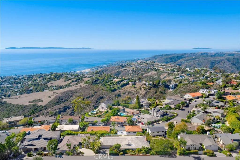 2867 Chateau Way - Photo 1