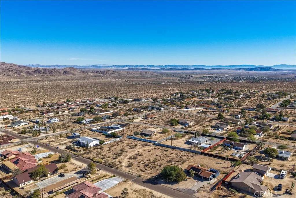 7201 Olympic - Photo 1