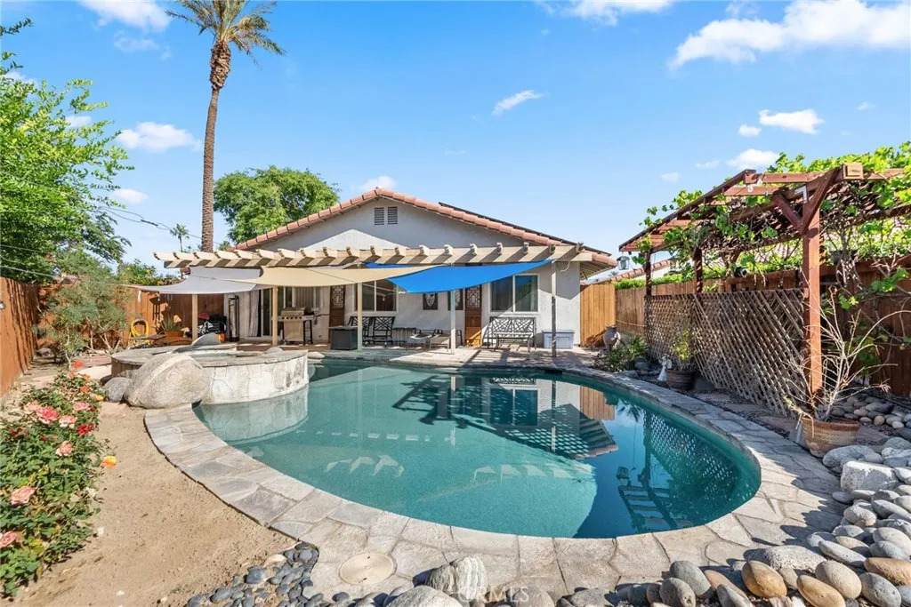 40472 Periwinkle Court - Photo 1