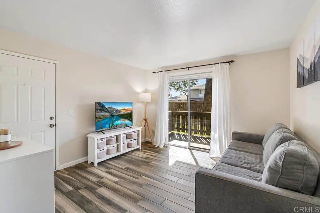 2528 White Oak Place - Photo 1