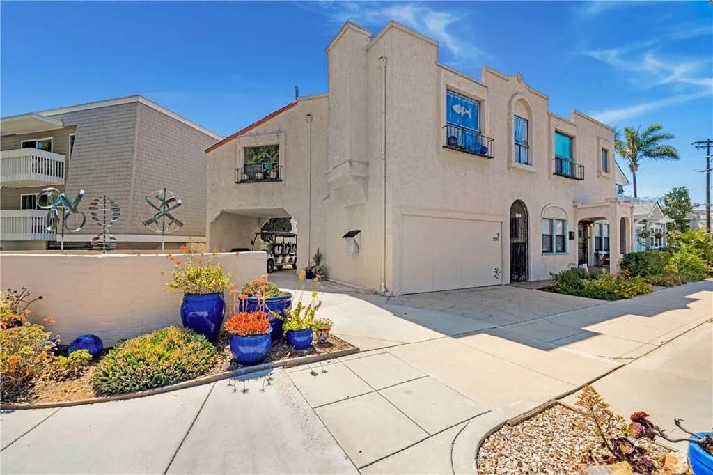 506 Palm Avenue - Photo 1