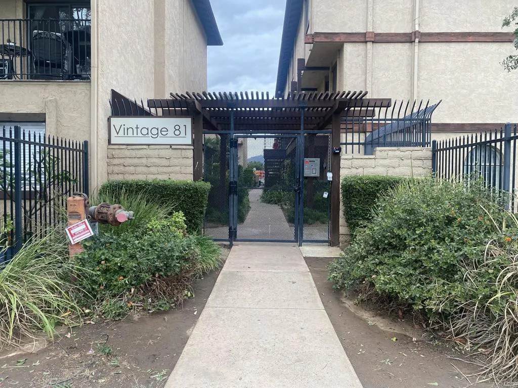 1170 Decker Street - Photo 1