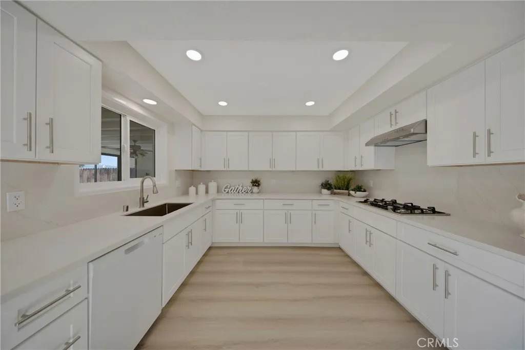 312 Faxina Avenue - Photo 1