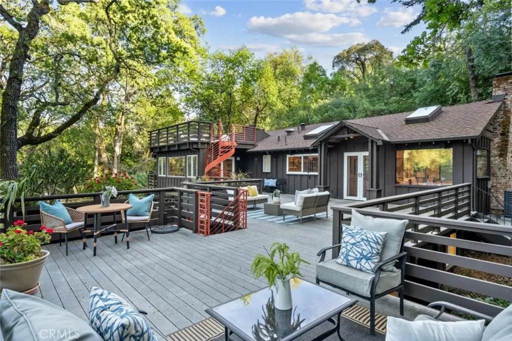 176 Los Trancos - Photo 1