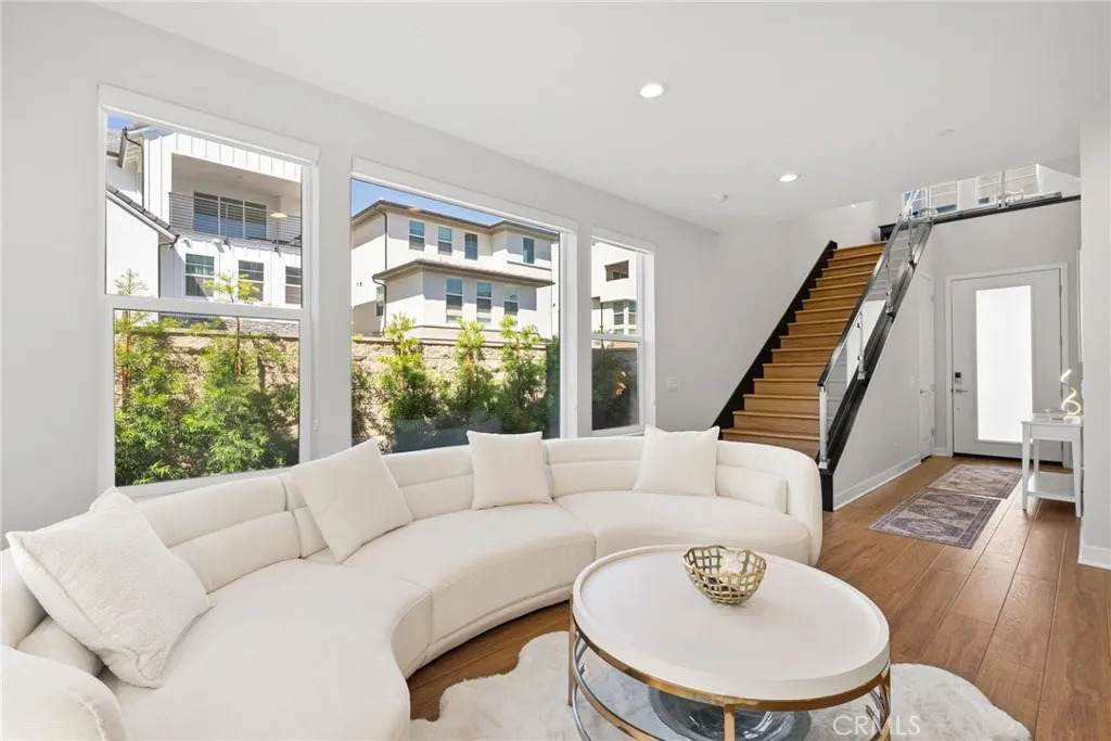 200 Newton - Photo 1