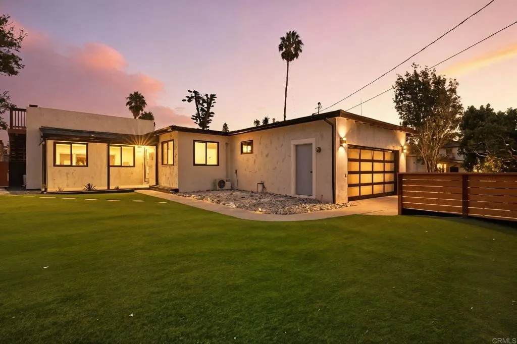 2851 Grandview Street - Photo 1