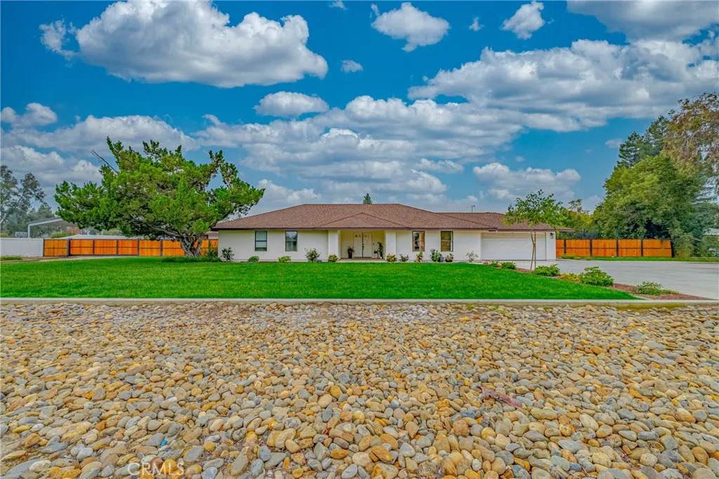 2109 Cambridge - Photo 1