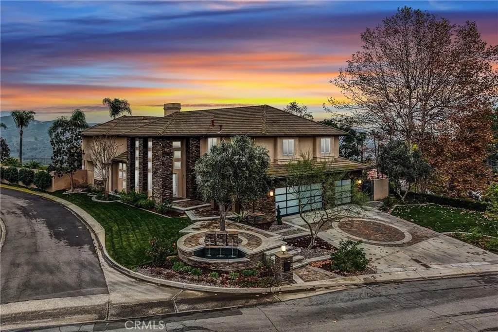 1145 Tamarisk Drive - Photo 1