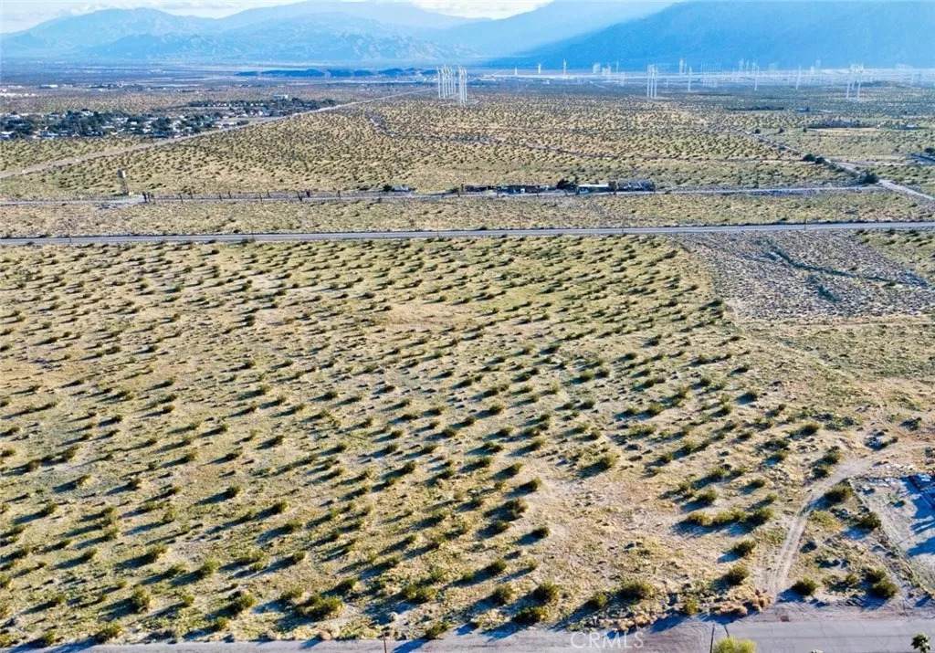 12 Vic Ave M12 Division St - Photo 1