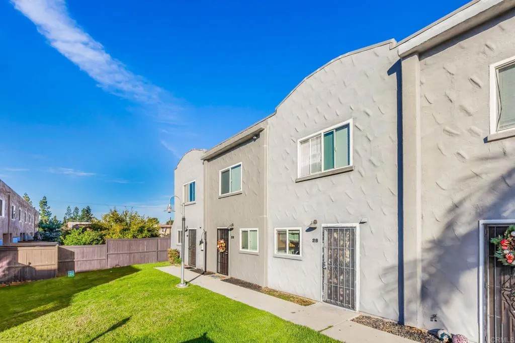 851 Mollison Avenue - Photo 1