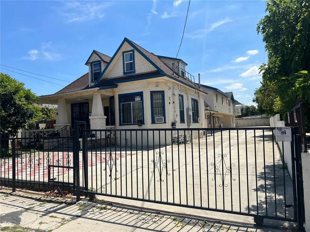 3020 Baldwin Street - Photo 1