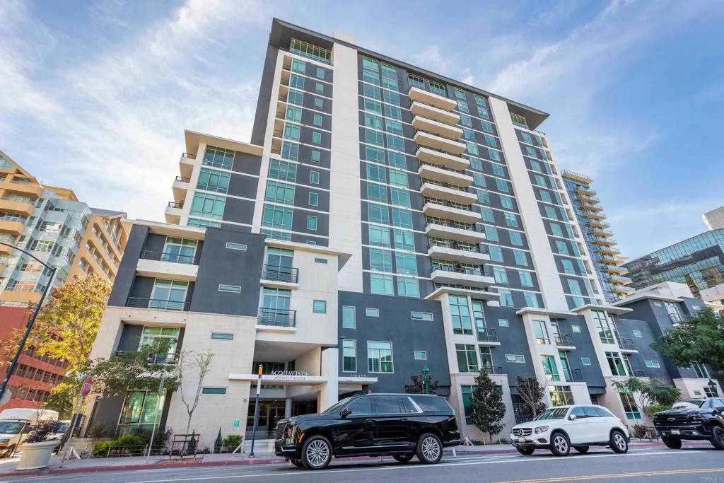 425 Beech Street - Photo 1