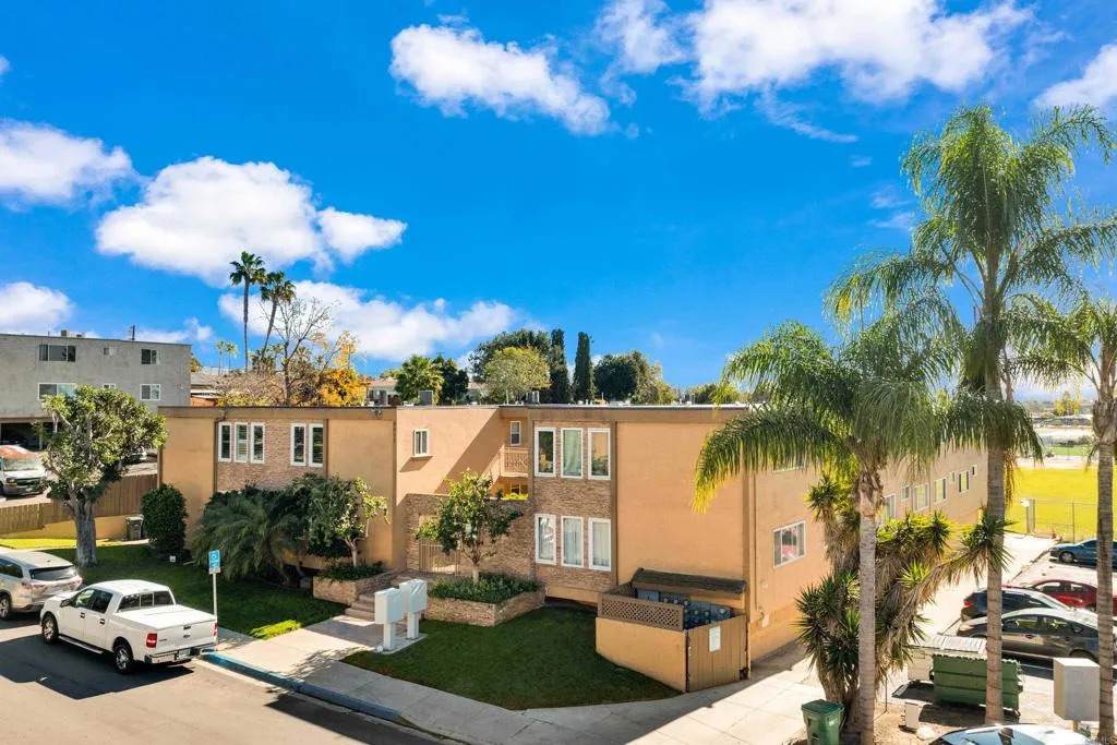 5511 Adelaide Avenue - Photo 1