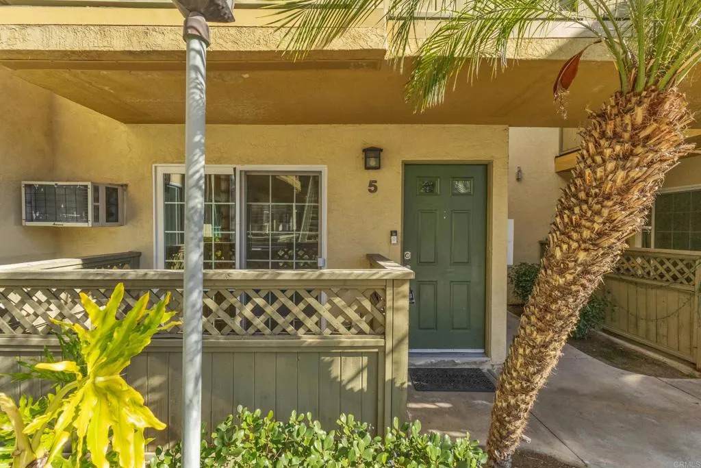 453 Graves Ave - Photo 1