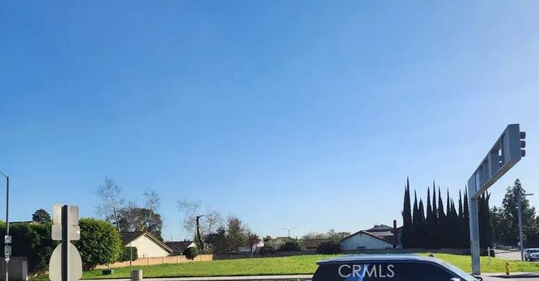 13010 Artesia - Photo 1