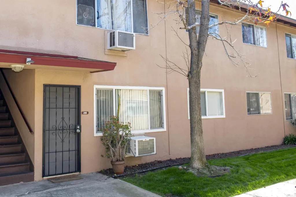 9733 Winter Gardens Boulevard - Photo 1