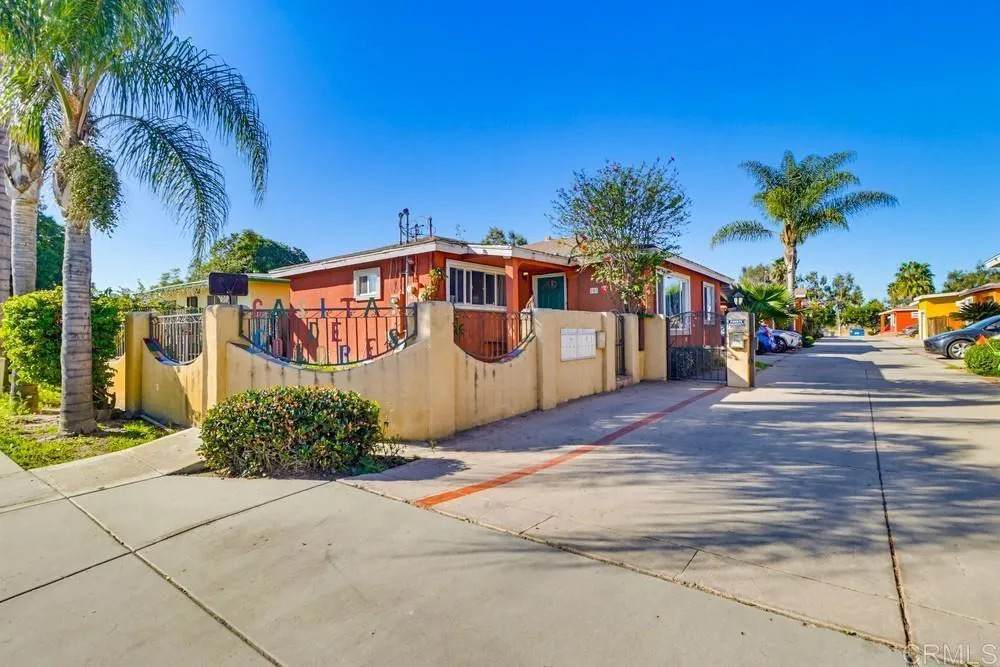 220 Calle Primera - Photo 1