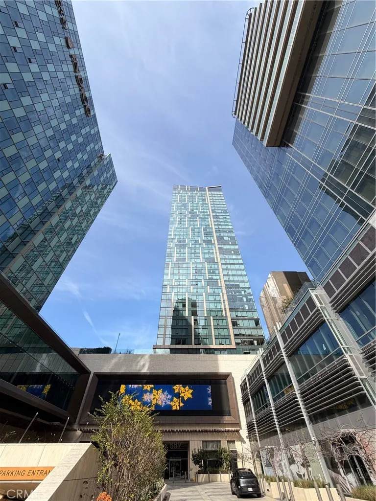 889 Francisco Street - Photo 1