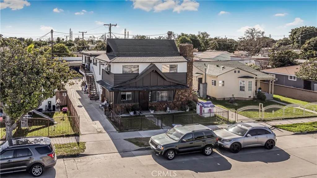 3062 Ardmore - Photo 1