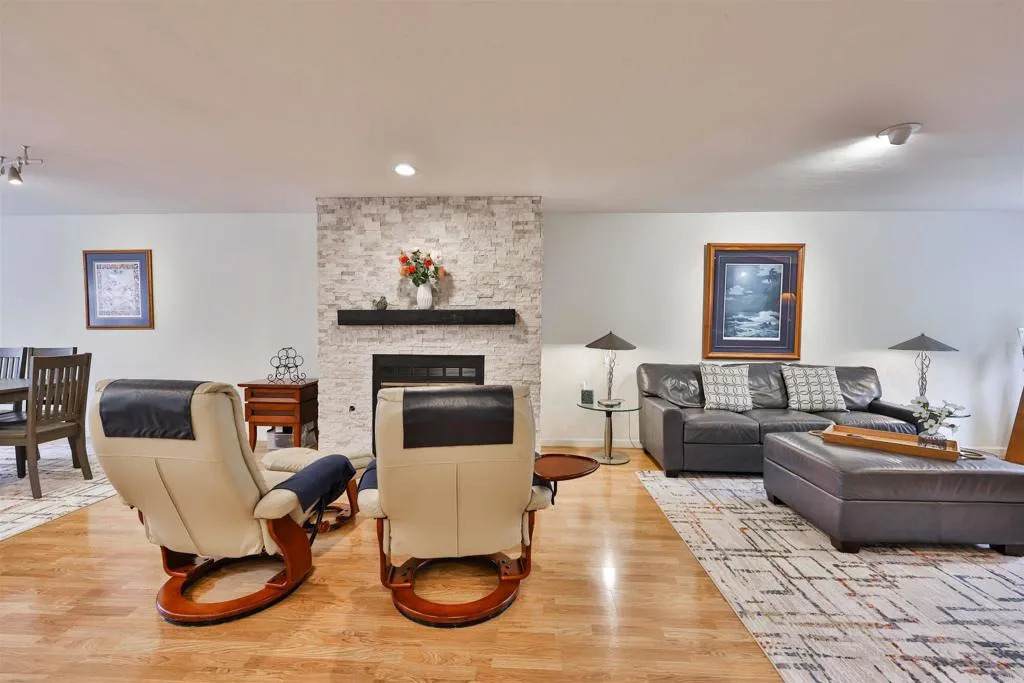 850 C Avenue - Photo 1