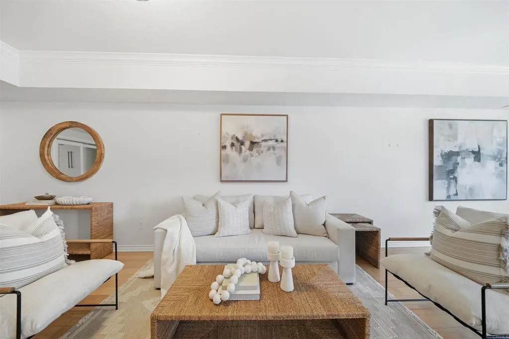 875 G Street - Photo 1