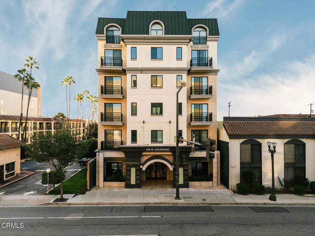 124 Colorado Street - Photo 1