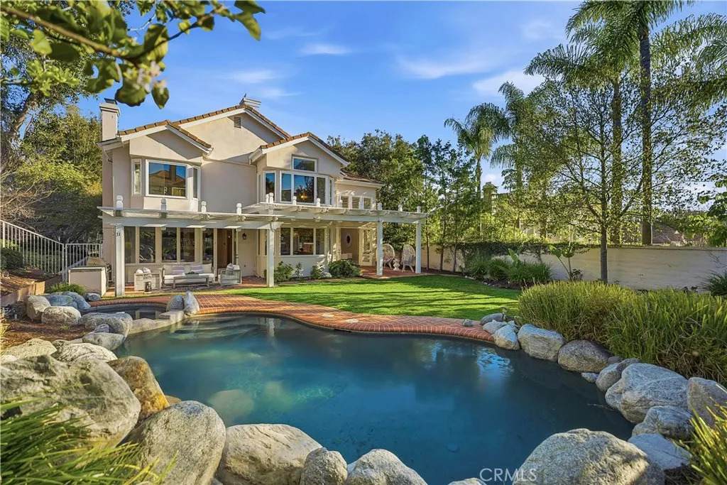 19 Easthill - Photo 1