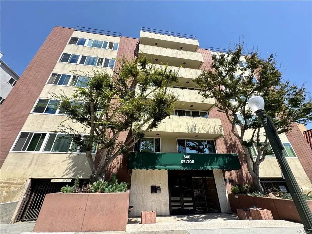 540 Kelton - Photo 1