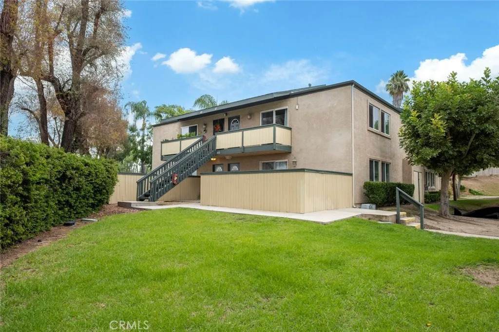 868 Alvarado Street - Photo 1