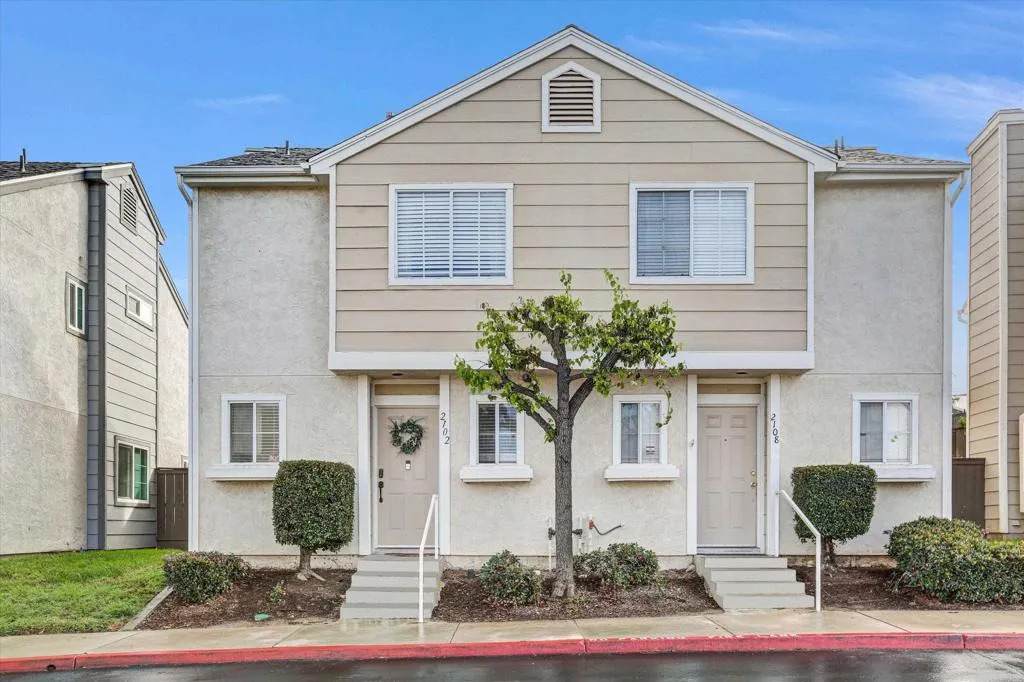 2102 Kings View Circle - Photo 1