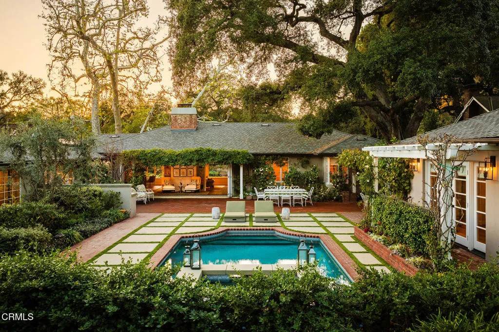 154 Arroyo Boulevard - Photo 1