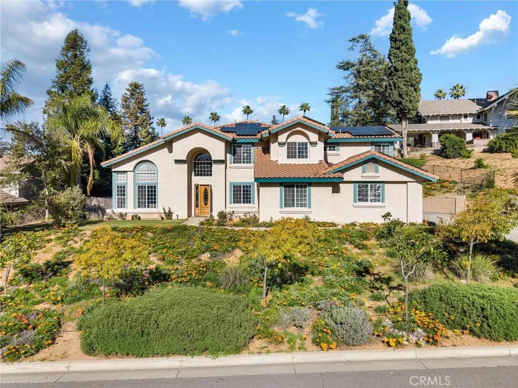 1617 Garden - Photo 1