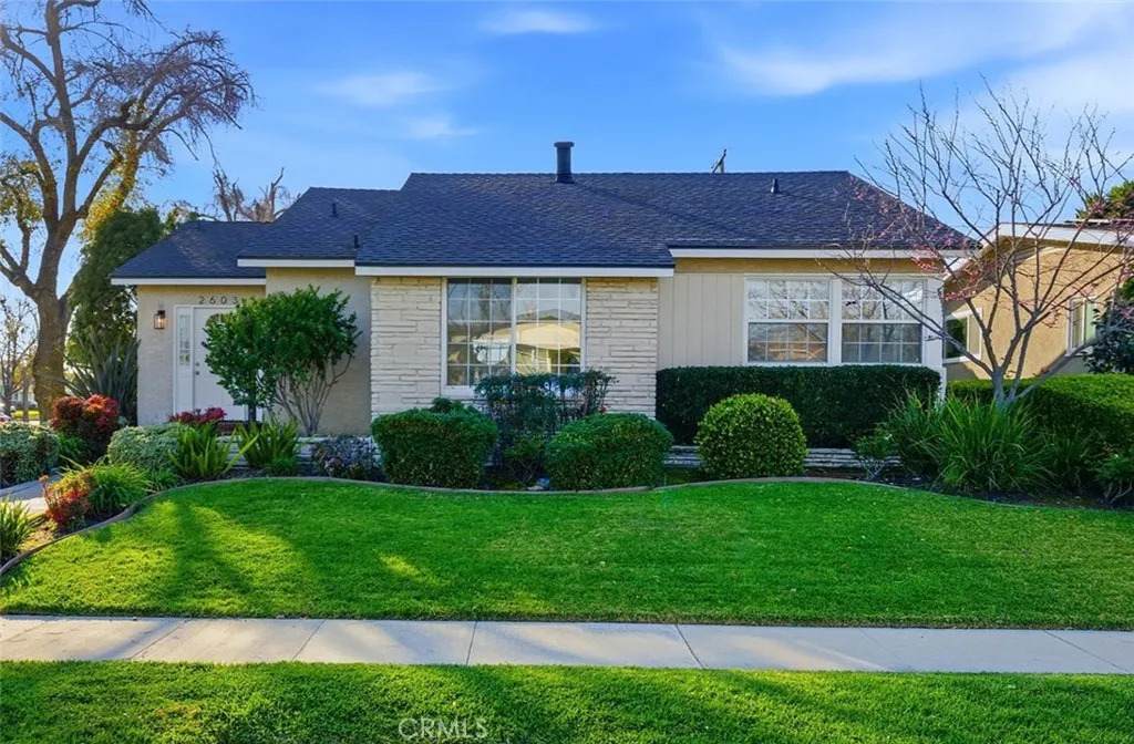 2603 Ladoga Ave - Photo 1