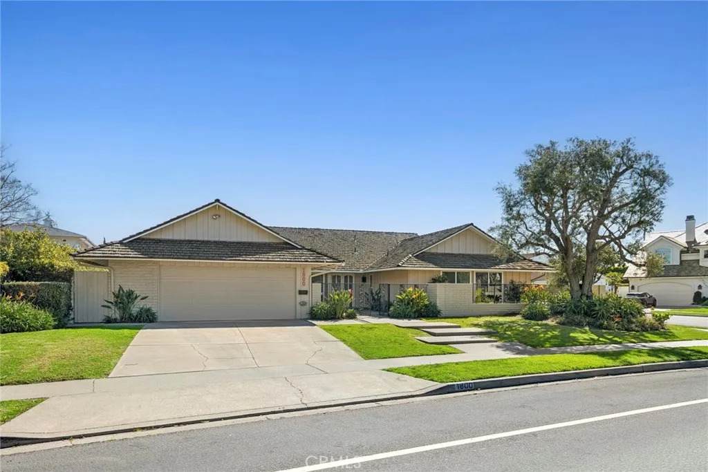 1800 Tradewinds Lane - Photo 1