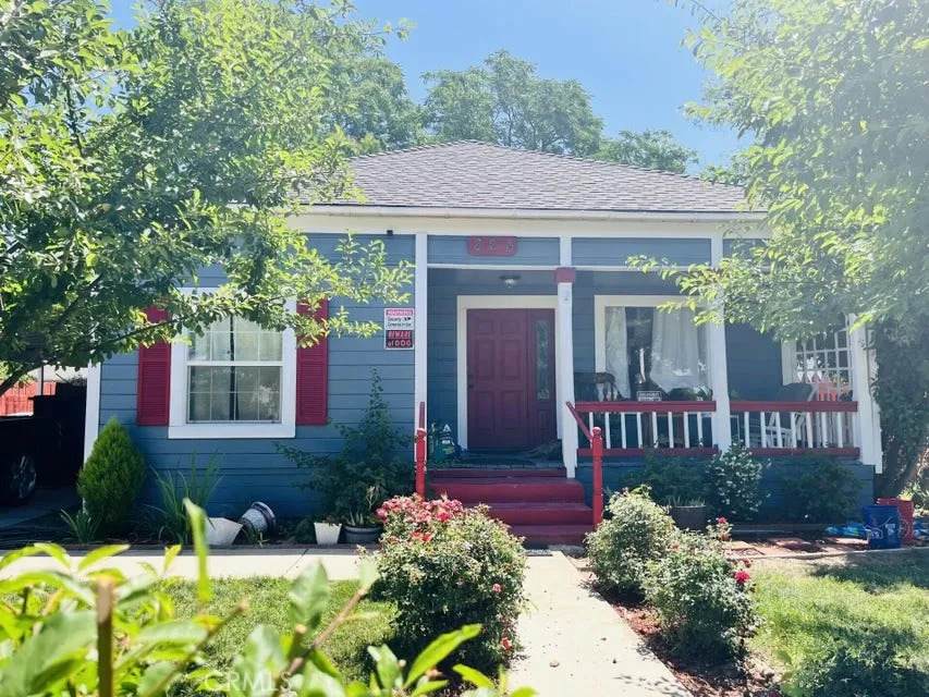 824 Willis - Photo 1