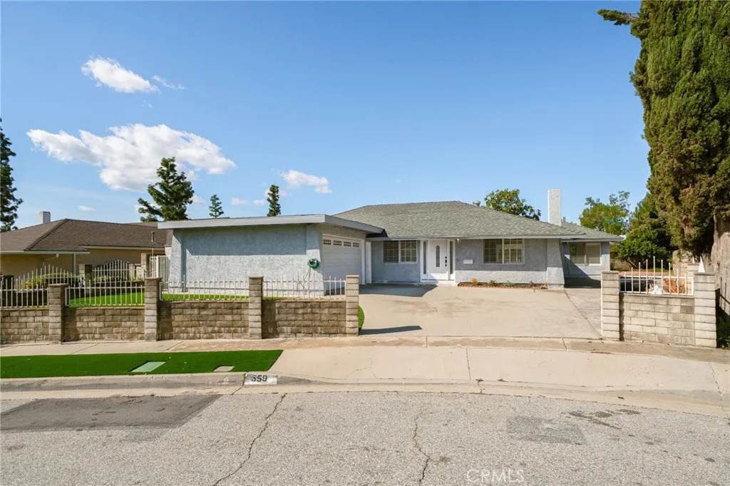 359 Addleman - Photo 1