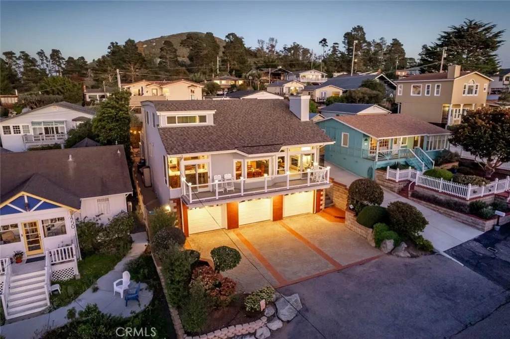 444 Kings Avenue - Photo 1