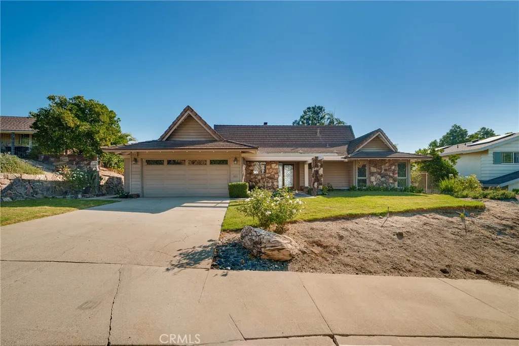 1668 Chestnut Hill - Photo 1