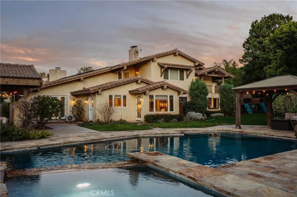 18162 Stratford Circle - Photo 1