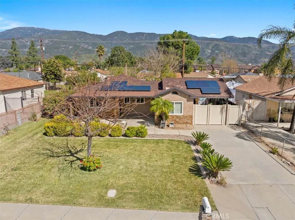 1484 Sheridan Rd - Photo 1