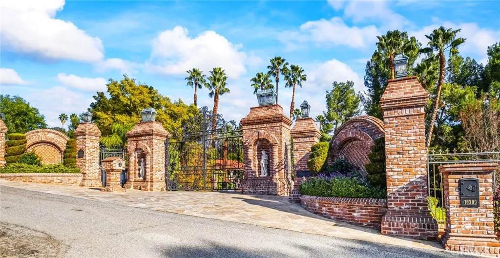 16280 Whispering Spur Street - Photo 1