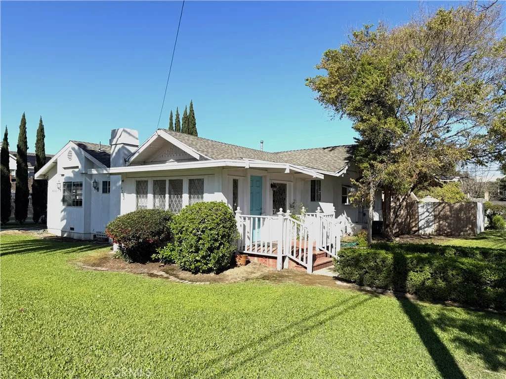 4202 Locust - Photo 1