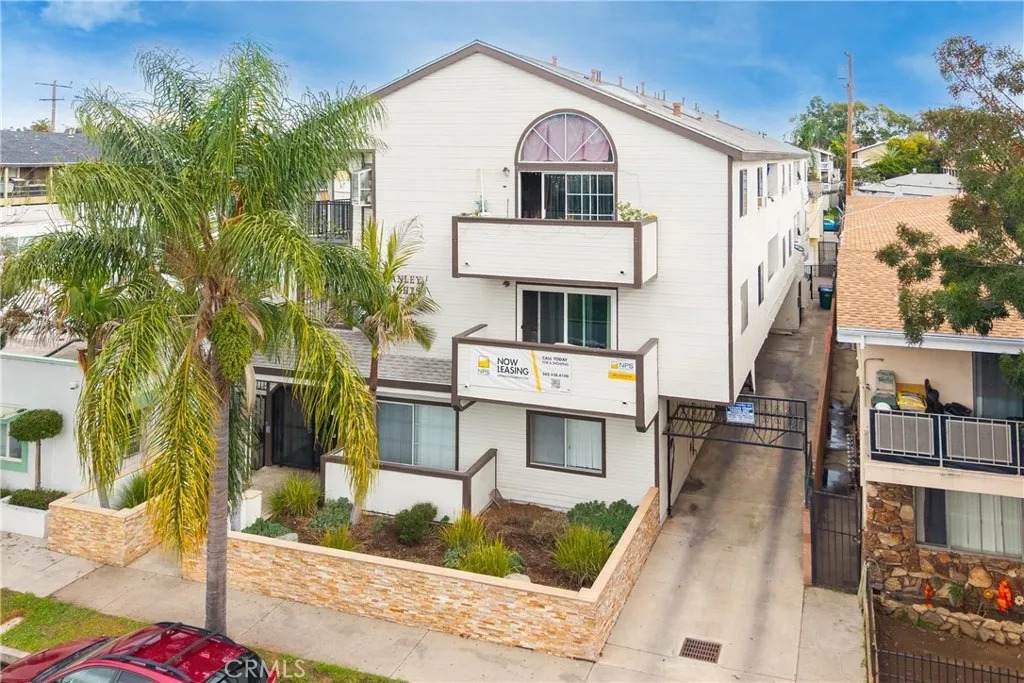 1128 Stanley - Photo 1