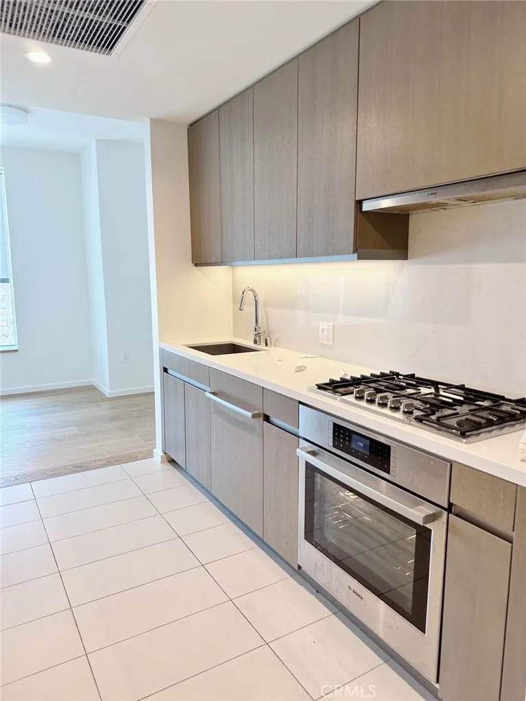 889 Francisco - Photo 1