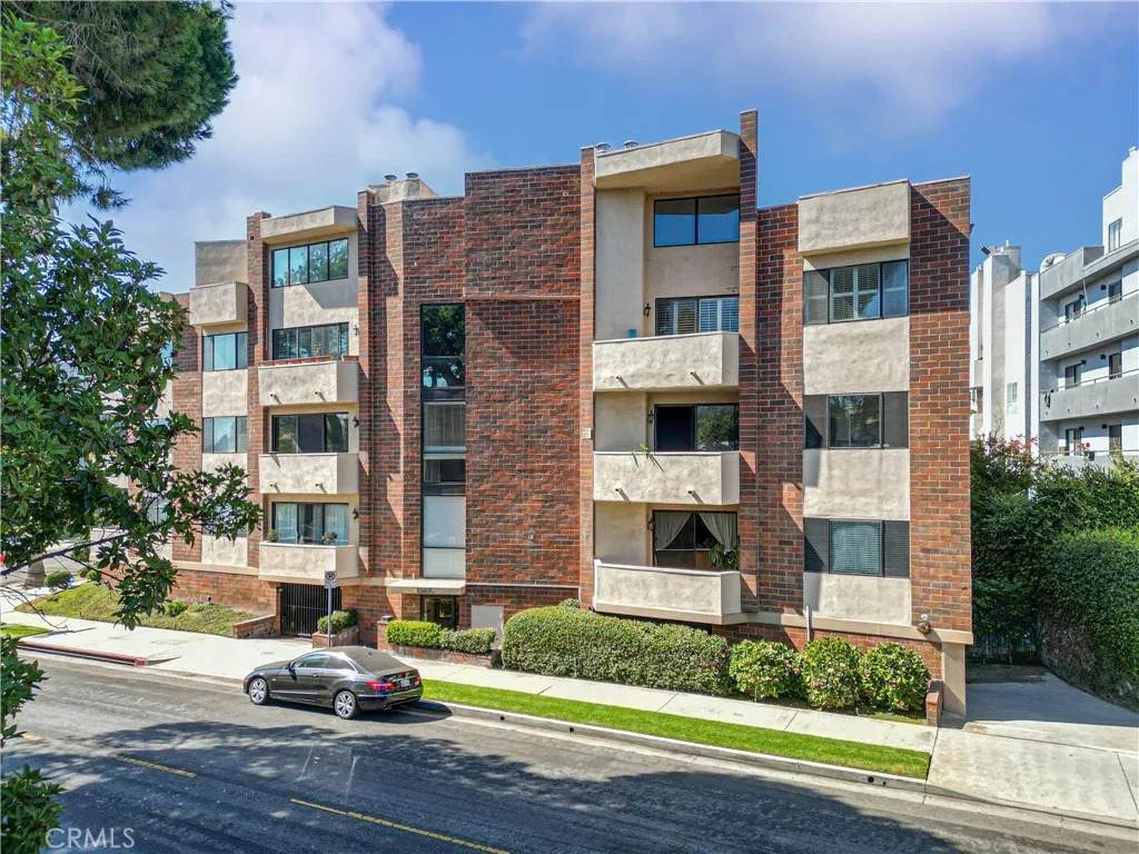1567 Westholme - Photo 1
