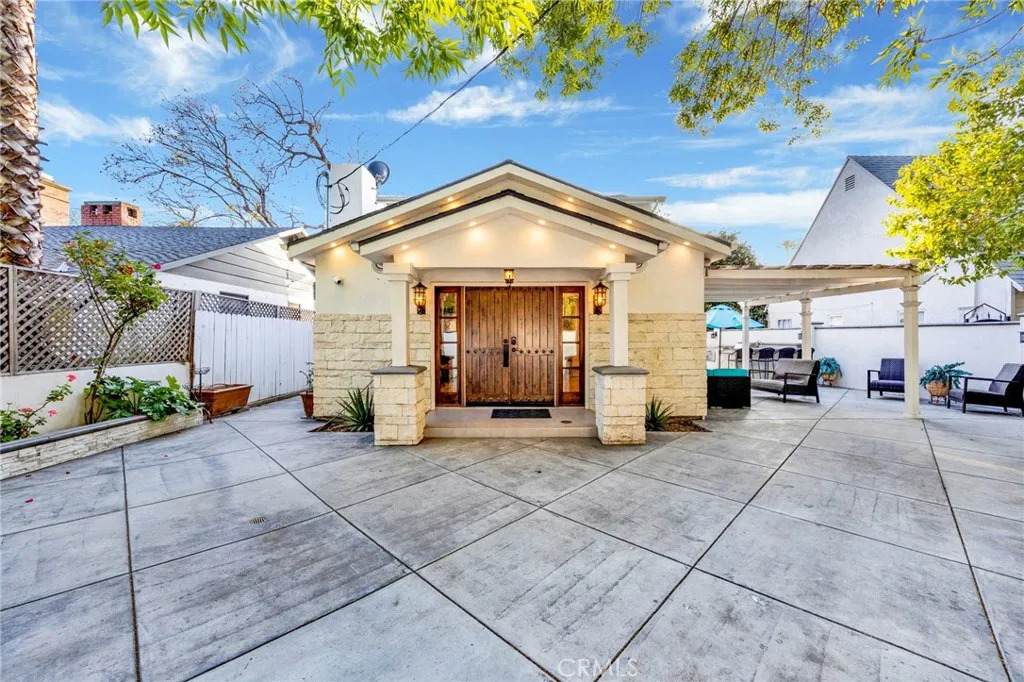 3815 Laurel Canyon - Photo 1