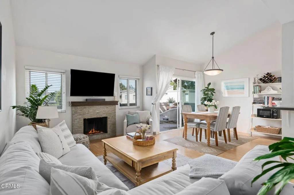 1280 Seacliff Court - Photo 1