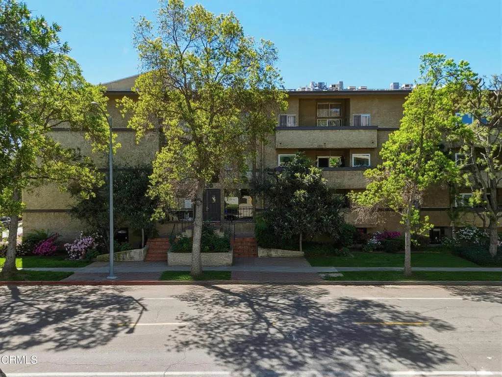 320 Stocker Street - Photo 1